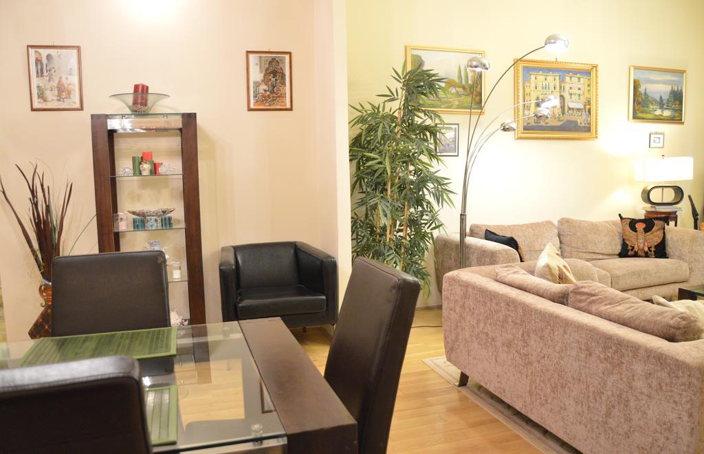 Classic Flat At Basilica Lägenhet Budapest Exteriör bild