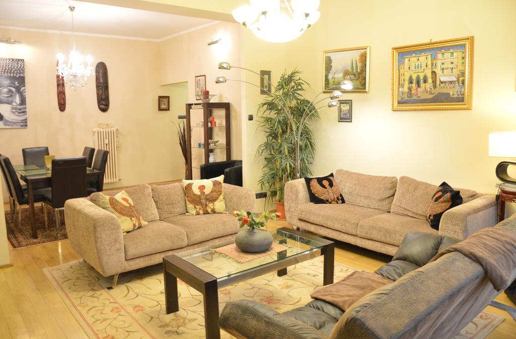 Classic Flat At Basilica Lägenhet Budapest Exteriör bild