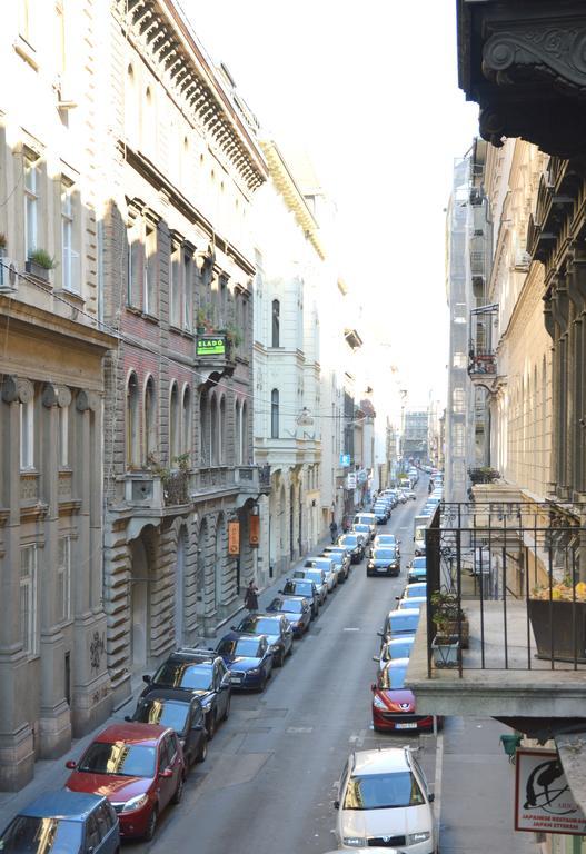 Classic Flat At Basilica Lägenhet Budapest Exteriör bild